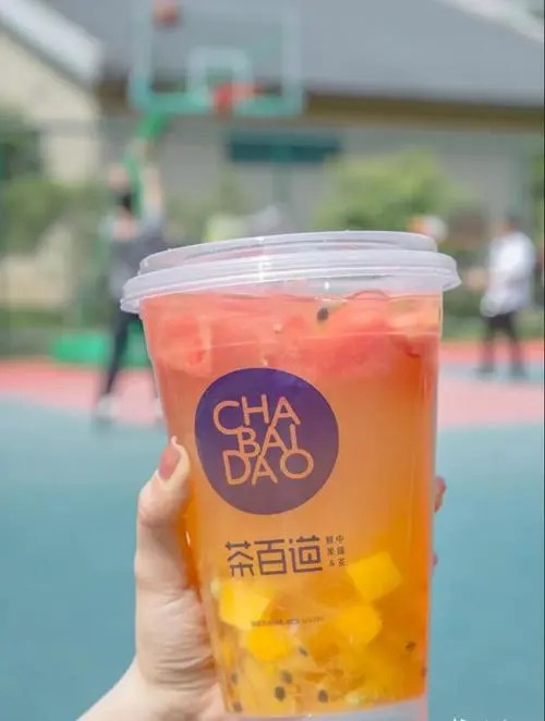 杭州加盟茶百道奶茶店需要多少钱，茶百道奶茶店加盟大概需要多少钱