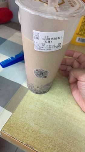 沪上阿姨奶茶店加盟送设备吗，加盟沪上阿姨奶茶赚钱吗