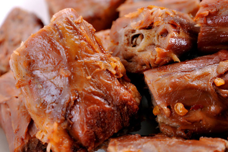 加盟绝味鸭脖连锁店要多少钱呢，加盟绝味鸭脖店赚钱吗