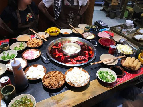 加盟大龙燚火锅好吗,大龙燚火锅加盟费50万够吗