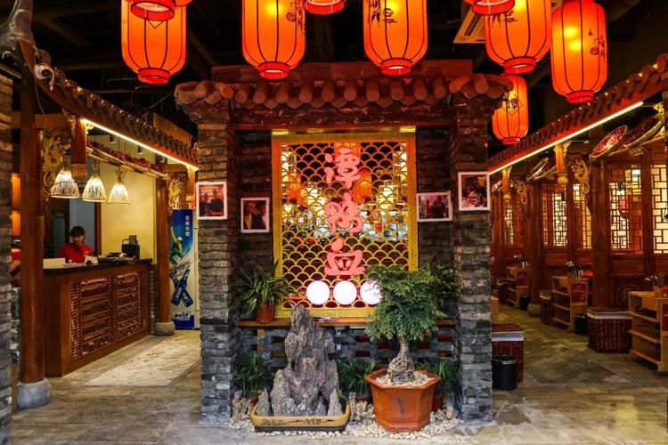 加盟谭鸭血老火锅加盟费是多少，加盟谭鸭血多少钱