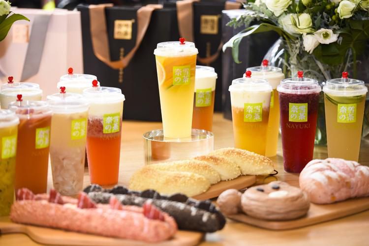 奈雪的茶基本状况，奈雪店长要什么条件