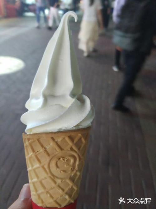 加盟蜜雪冰城一个月能挣多少钱，加盟蜜雪冰城一年大概能挣多少钱