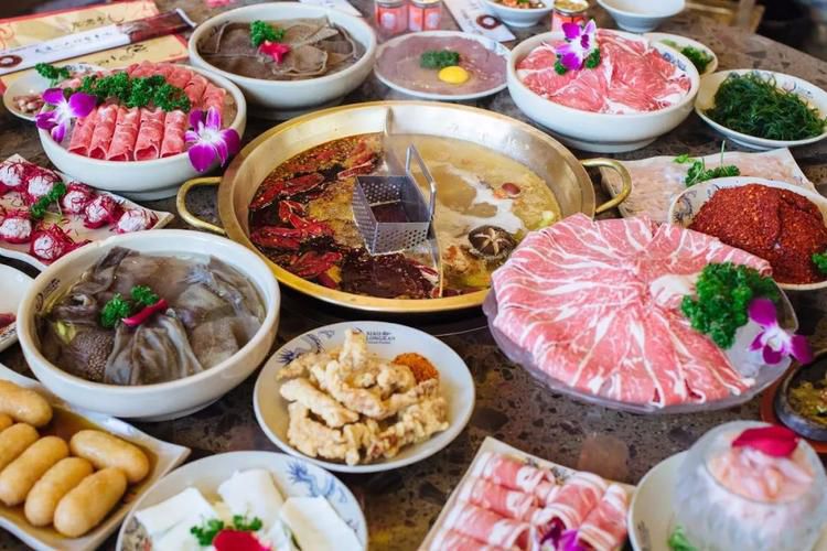 开一家小龙坎火锅店要多少加盟费，想开一家小火锅店