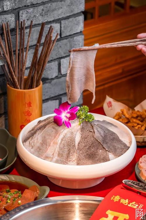 加盟谭鸭血老火锅加盟费是多少，加盟谭鸭血多少钱