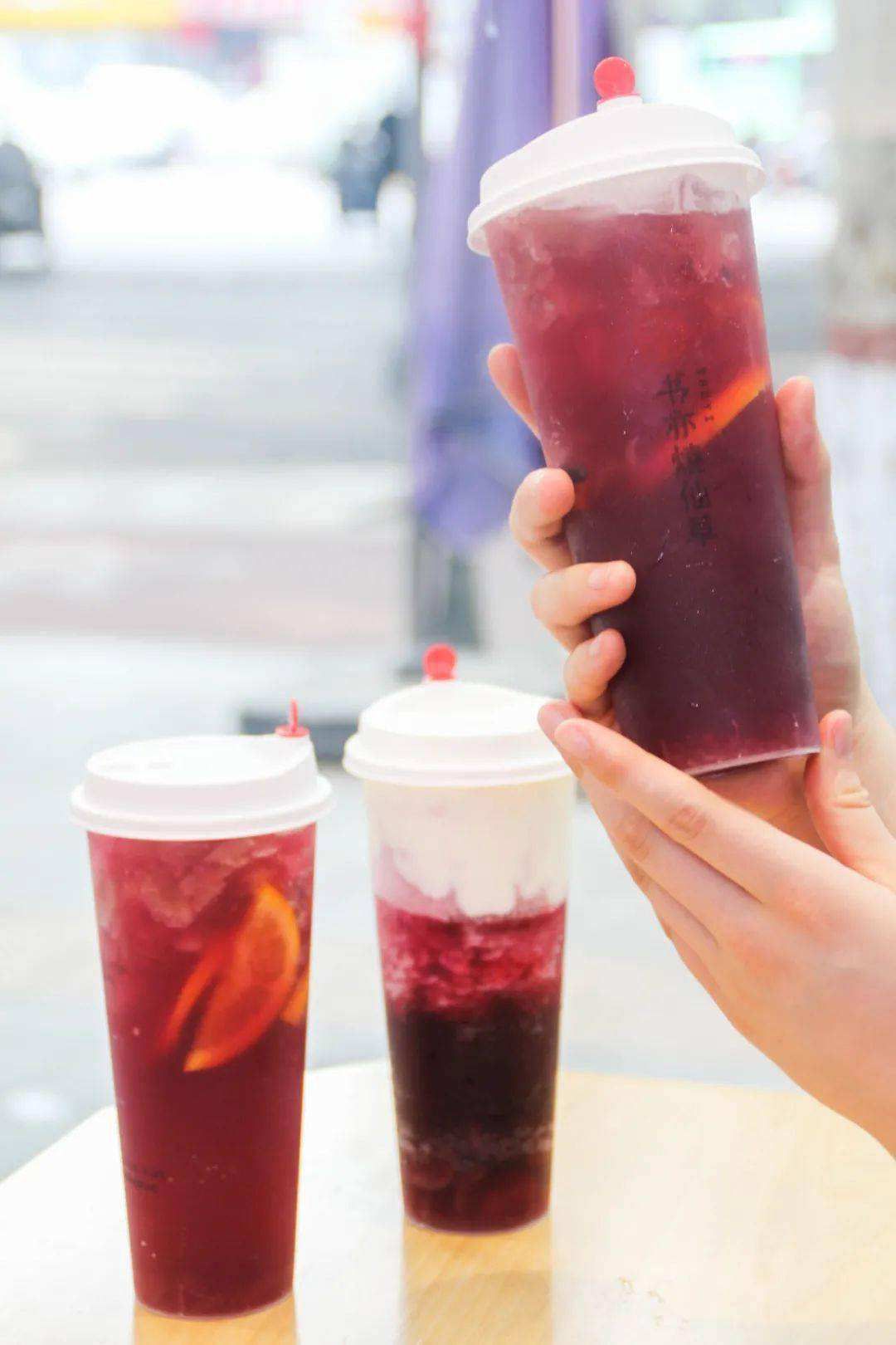 开一家书亦烧仙草店赚钱吗,成都开一家书亦烧仙草要多少钱