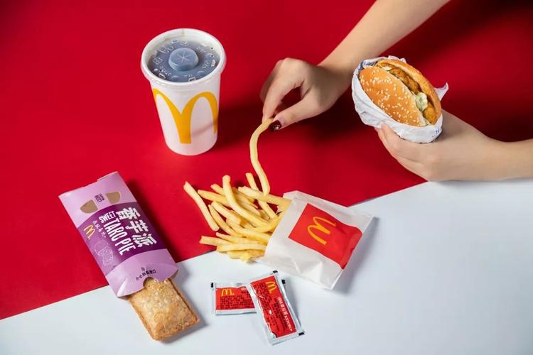 麦当劳加盟费用一共要多少钱，怎样开麦当劳店加盟流程