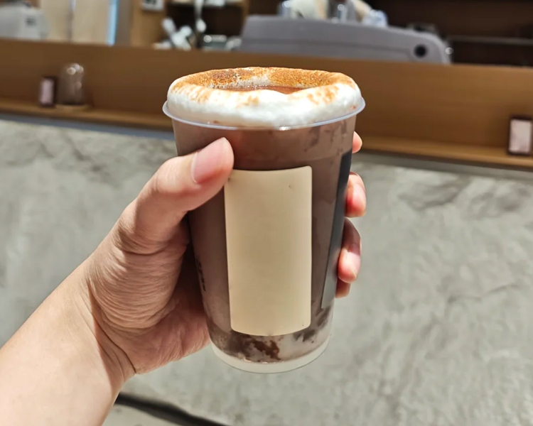 投资一家喜茶店需要多少钱，普通人开一个喜茶店多少钱啊