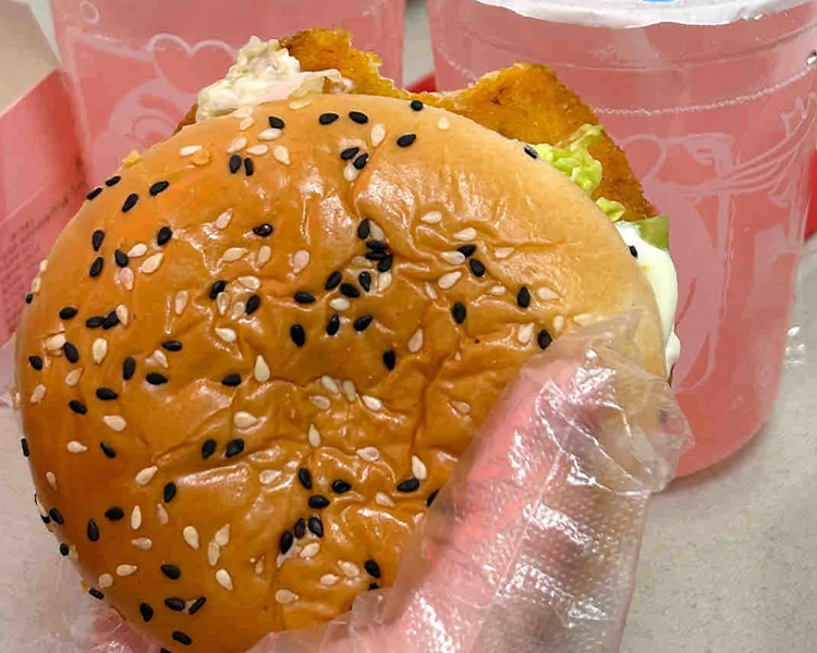 华莱士汉堡店加盟费明细表，加盟华莱士店大概需要多少钱