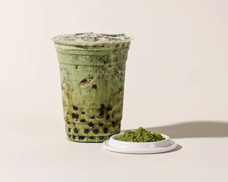 开一个霸王茶姬要投资多少，霸王茶姬奶茶店25年加盟费用要多少钱