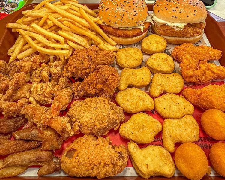 华莱士全鸡汉堡店加盟多少钱，加盟华莱士餐饮店的支持有哪些