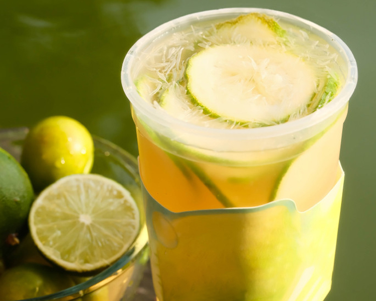 开一家霸王茶姬的条件和费用分析，霸王茶姬饮品店怎么加盟